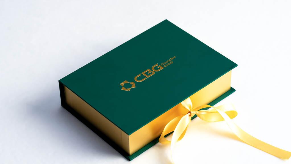 Contemporary packaging for personal care